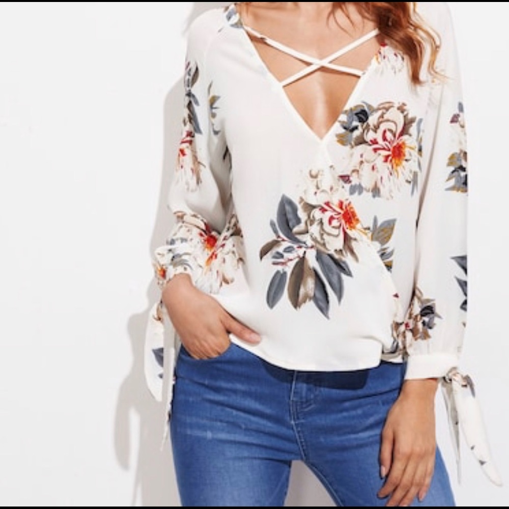Neckline Crisscross Tie Cuff Blouse